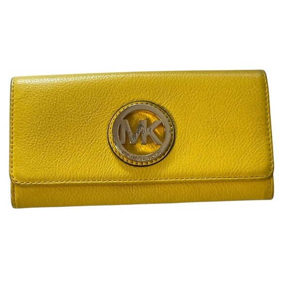 Michael Kors Citrus Wallet - Picture 1 of 11